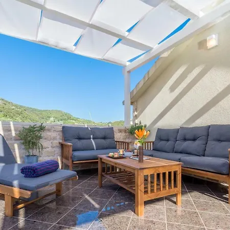 Lägenhet Kalavanda *