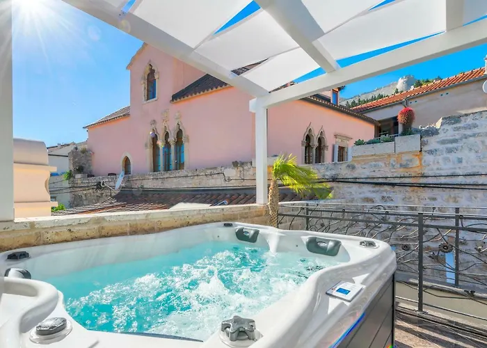 Kalavanda 아파트 *